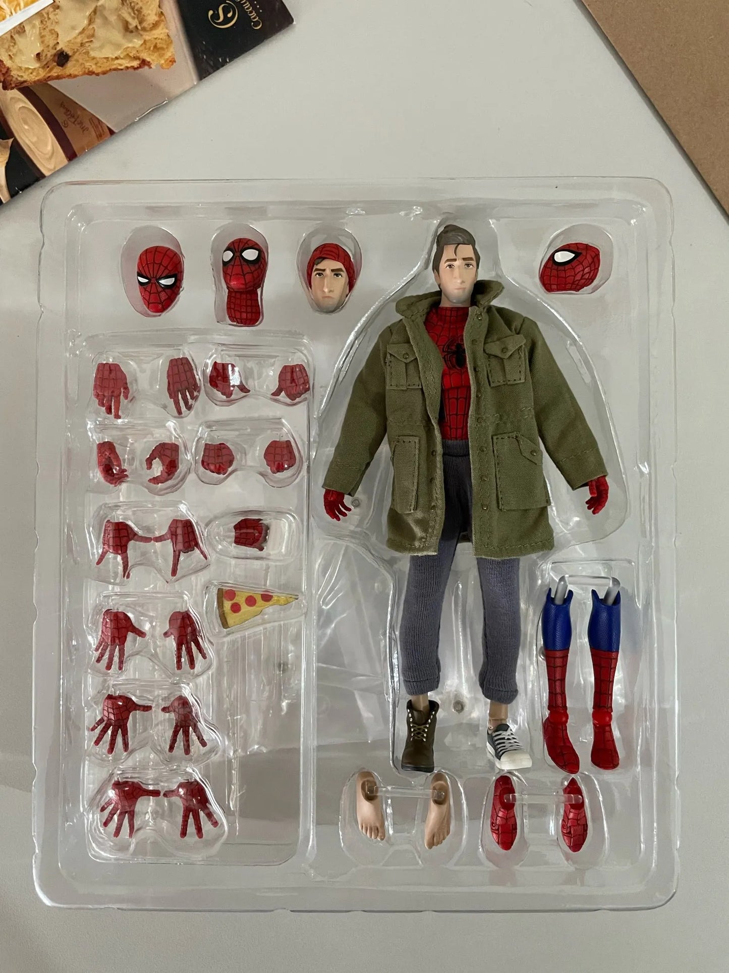 Homem-aranha: No aranha-verso | Action Figure Peter Parker | Original Mafex