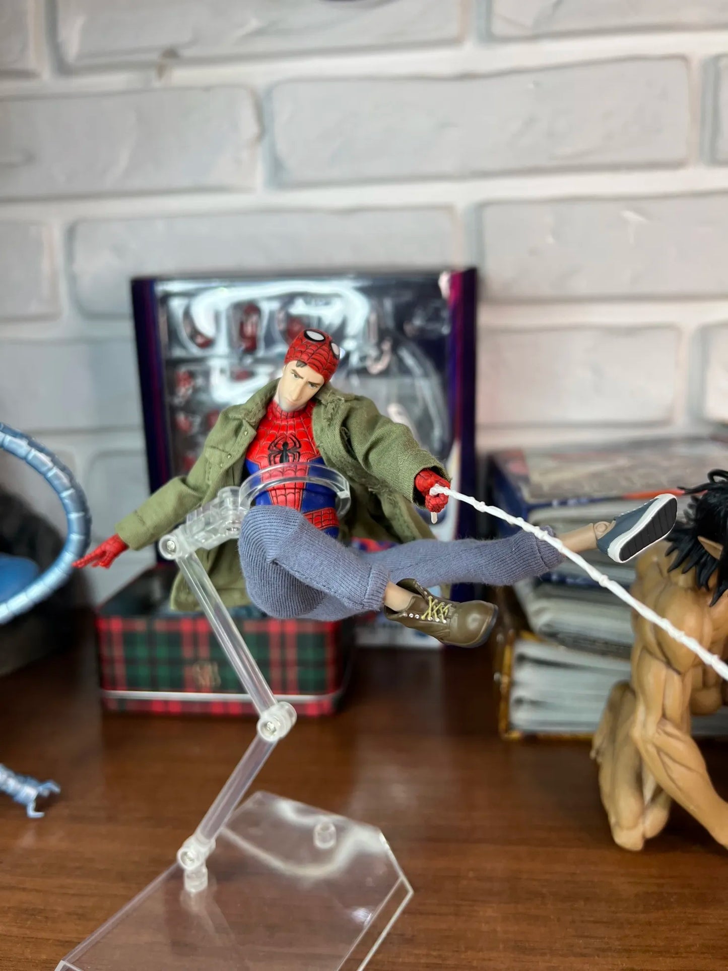 Homem-aranha: No aranha-verso | Action Figure Peter Parker | Original Mafex